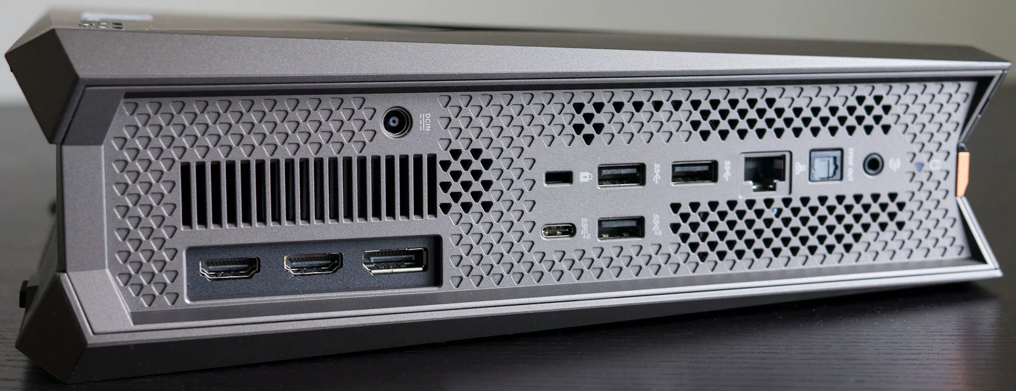 The GR8 II desktop console-sized PC gaming anywhere | - Republic of Gamers Global