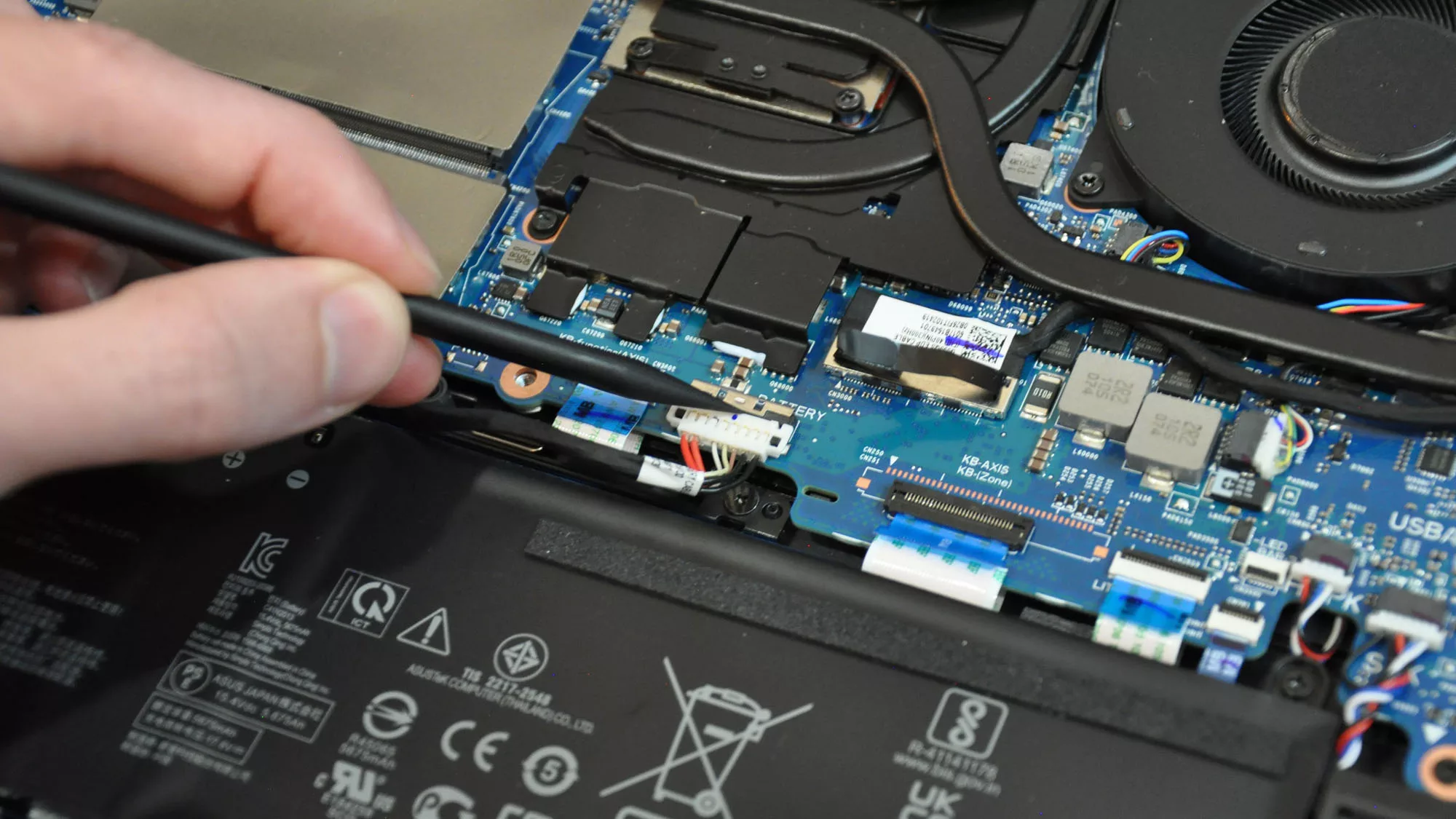 How to upgrade the RAM and SSD of your ROG Strix laptop | ROG 