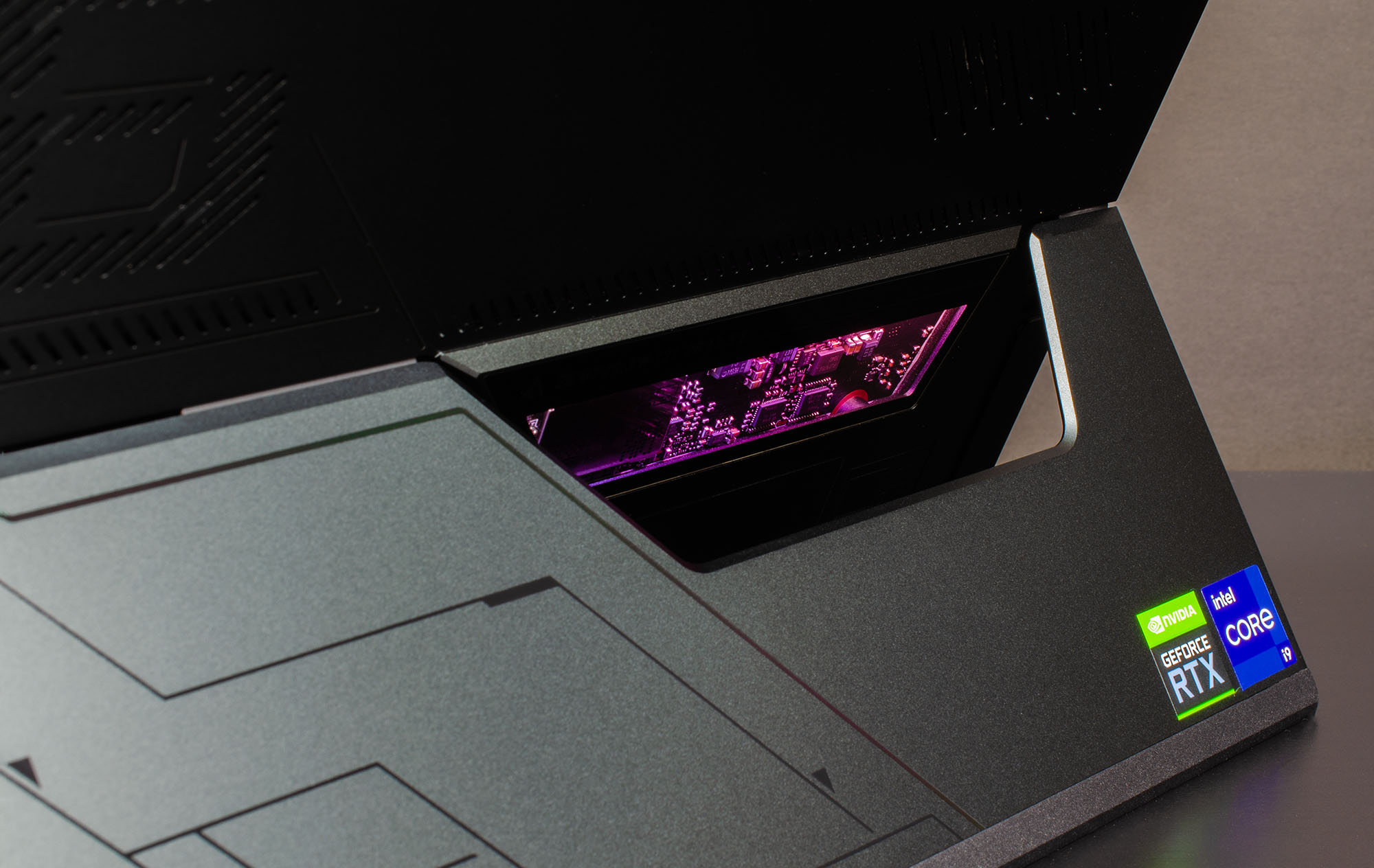Cutout on the back of the ROG Flow Z13