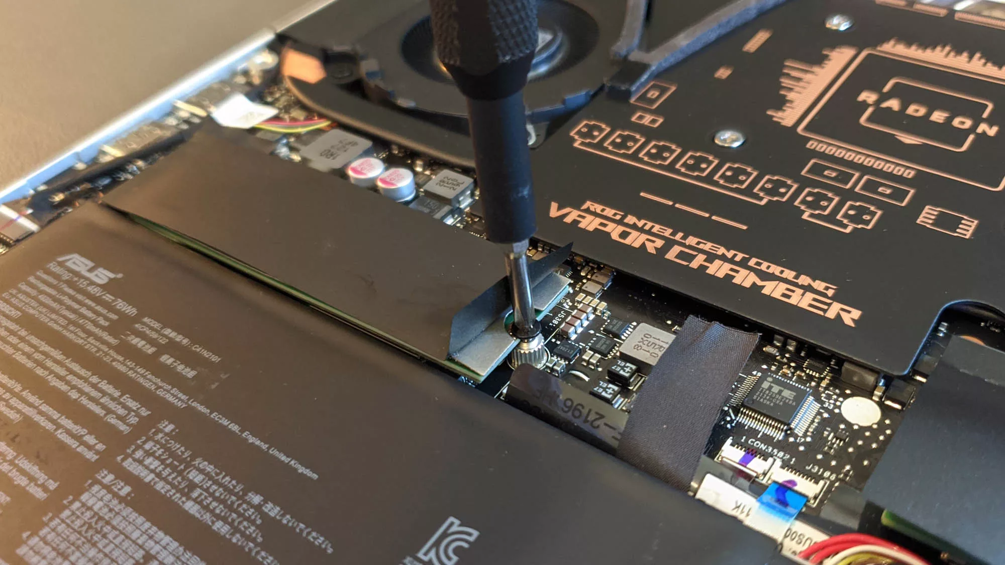 How to upgrade the RAM and SSD of your ROG Zephyrus G14 laptop 