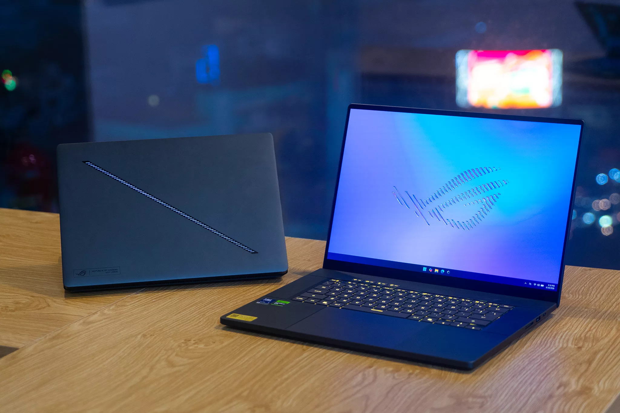 ASUS ROG chính thức ra mắt bộ ba ROG Zephyrus Duo, Zephyrus G14 và Zephyrus G16 trang bị Intel Panther Lake và RTX 50 Series tại Việt Nam